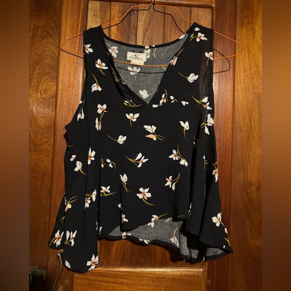 O’Neil floral top